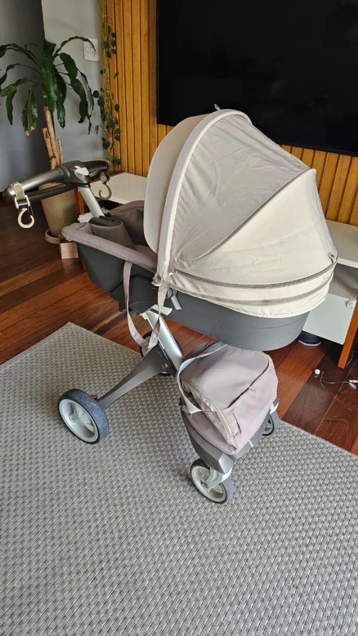 Carrinho de bebe Stokke + moisés ! maravilhoso! - Foto 2