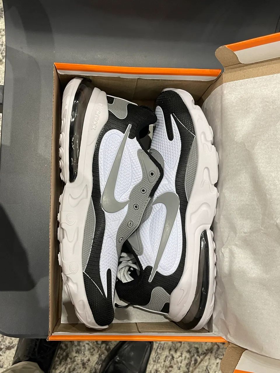 Air Max React 270 - Foto 2