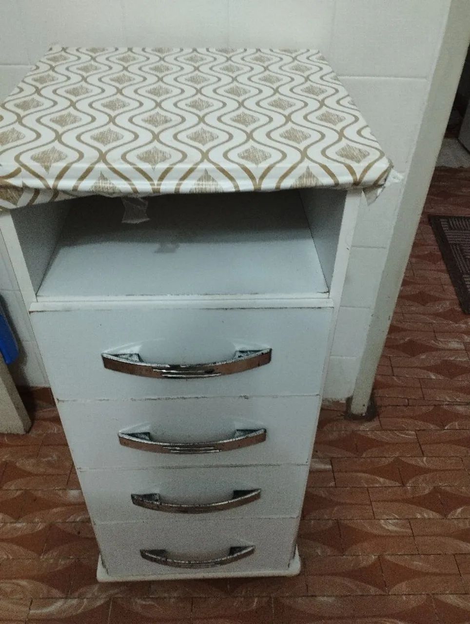 Armário com gavetas