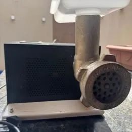 Moedor de carne eletrico