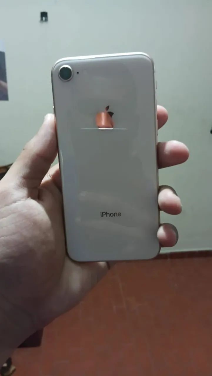 iPhone 8