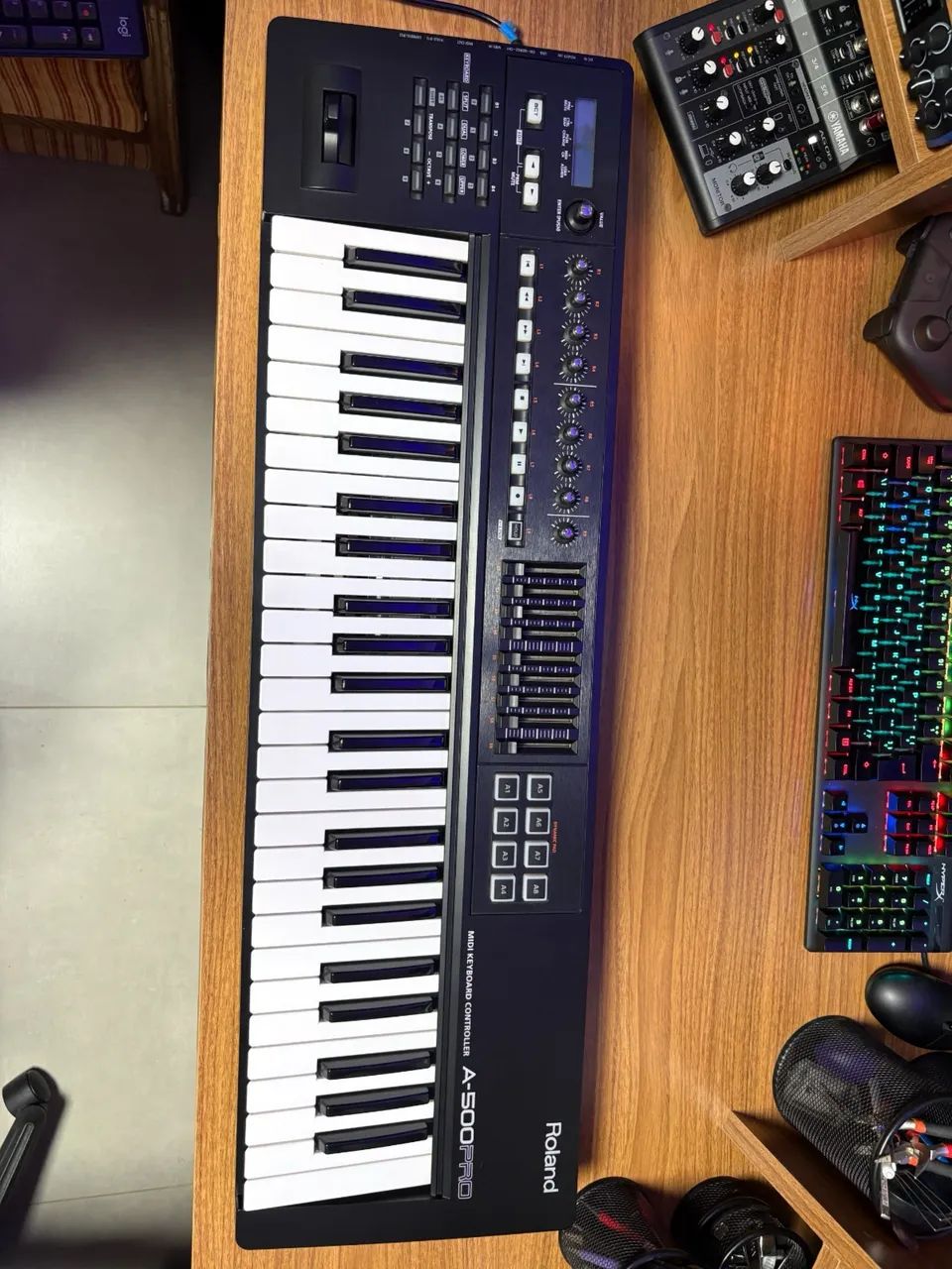 Teclado controlado Roland A500 Pro - Instrumentos musicais