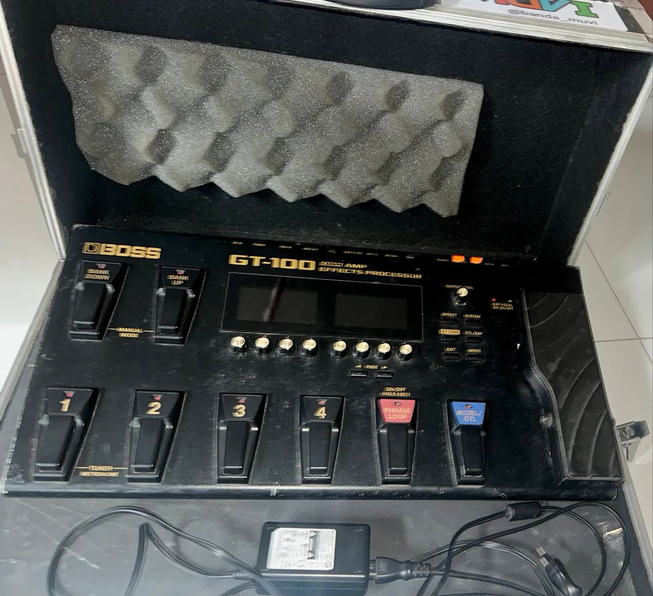Boss GT 100 com fonte Original - Foto 2