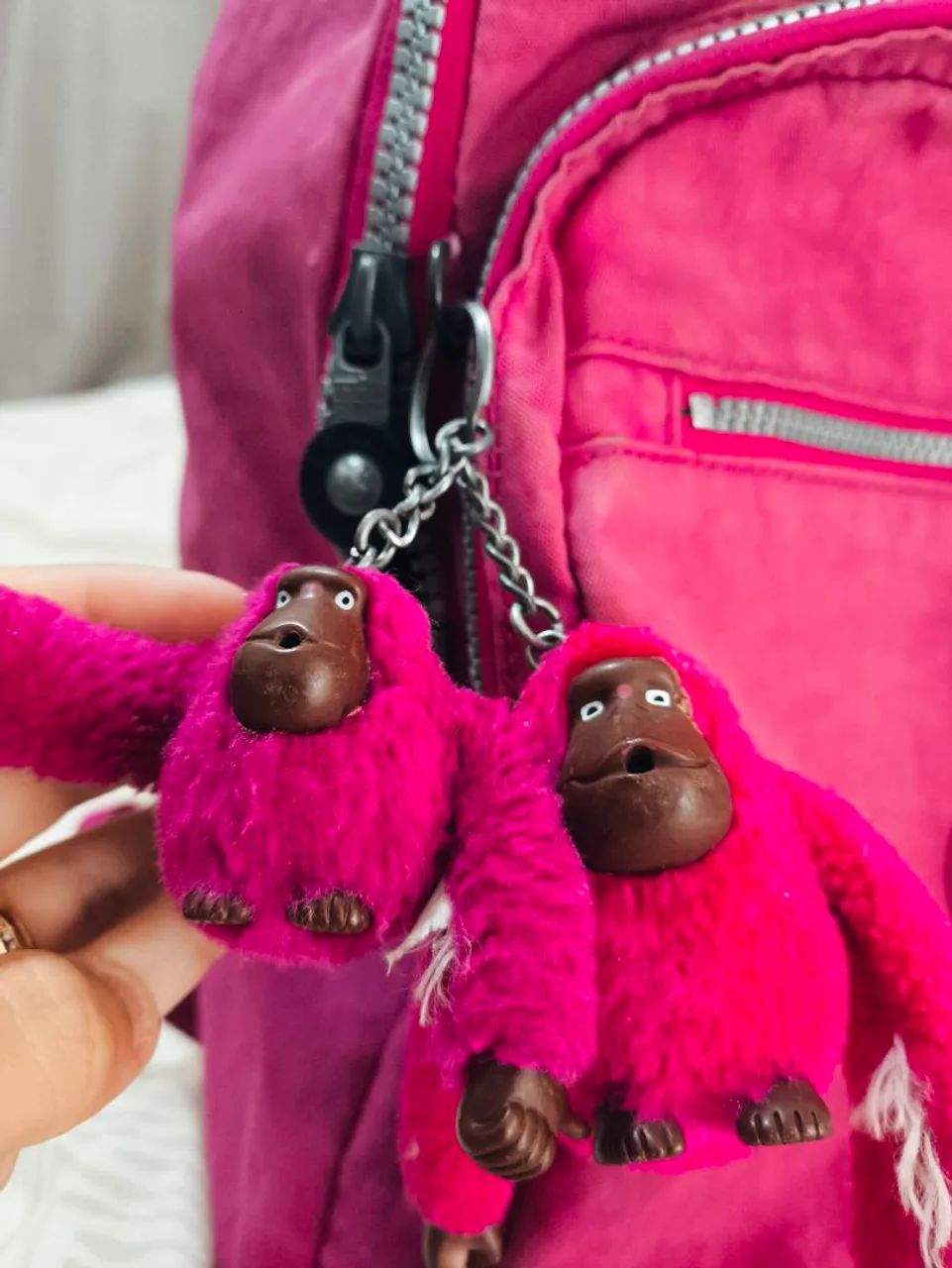 Mochila Kipling original com 2 chaveiros  - Foto 3
