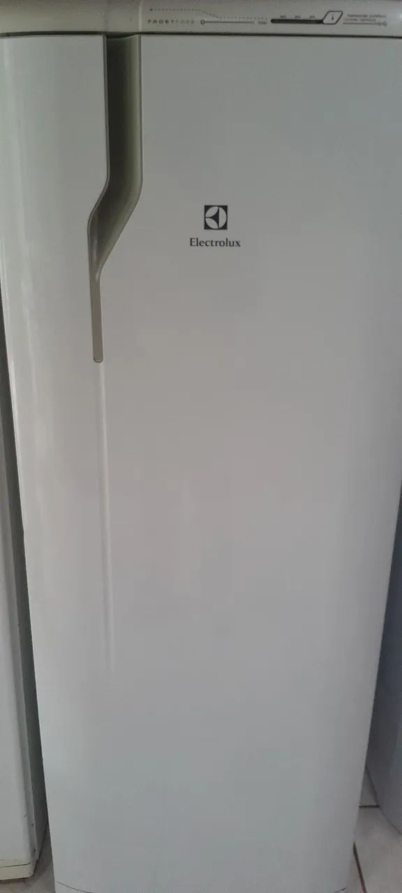 Geladeira simi nova  frustfree   funcionando perfeitamente  - Foto 2