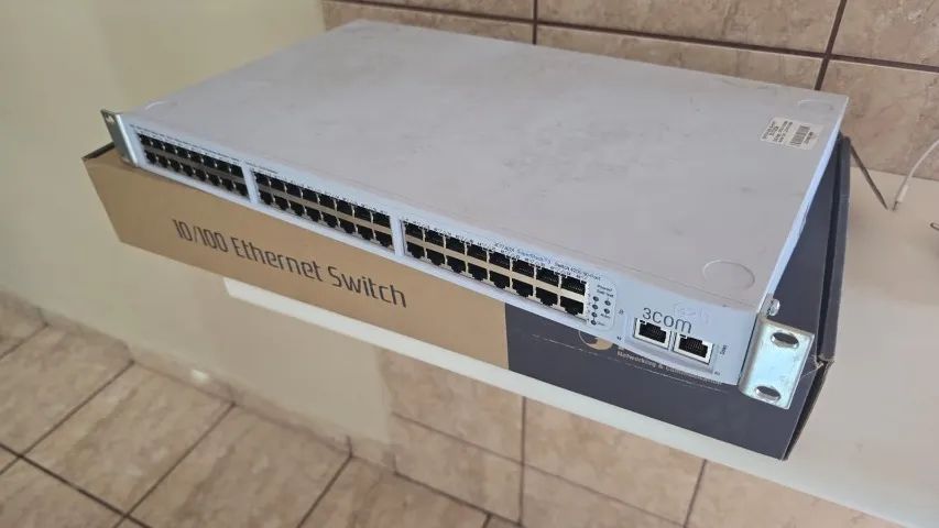Switch Rede Fast 3com 4200 50 Portas 10/100 (Usado) - Foto 3