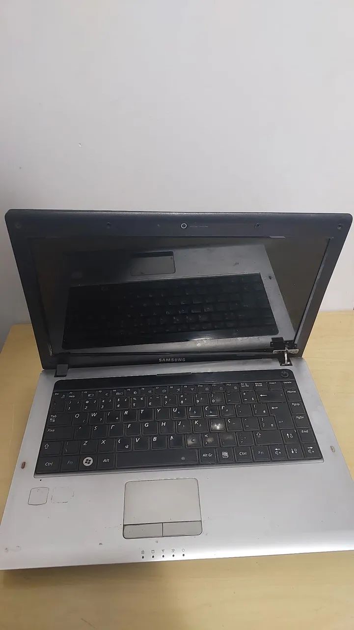 Notebook Samsung Para Reparo da torre de fixação da tela - Foto 2