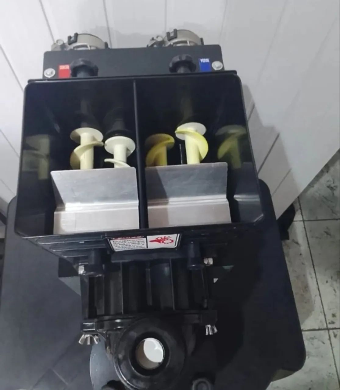 Maquina de salgados muito nova  - Foto 3