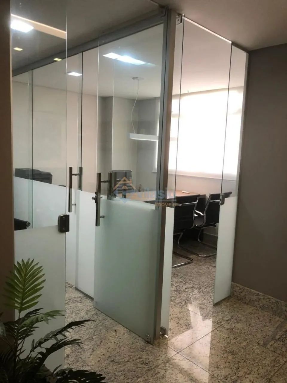 SALA COMERCIAL TODA MONTADA COM VAGA DEMARCADA COBERTA PROXIMO A UFMG E AEROPORTO DA PAMPU - Foto 5