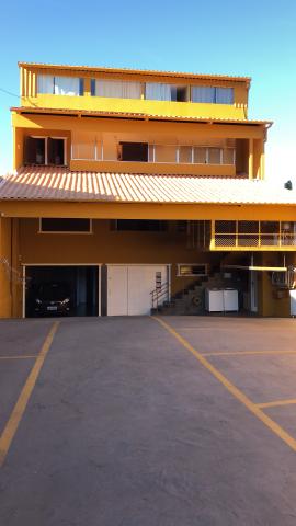 Quarto mobiliado em república