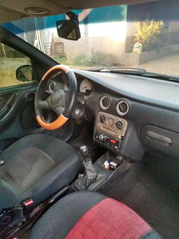 Vendo celta 2002 em dias no meu nome basico 2 portas - Foto 4
