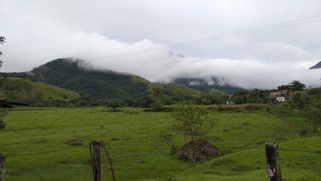 Terreno c água corrente bicuda grande