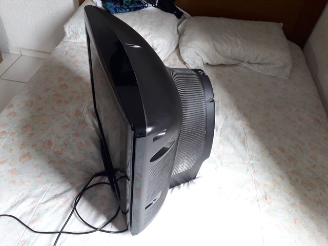 Vendo esa TV semi nova 