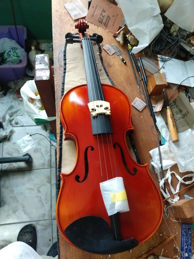 Serviço de manutenção, conserto, ajuste, restauro luthier de violino, viola e violoncello