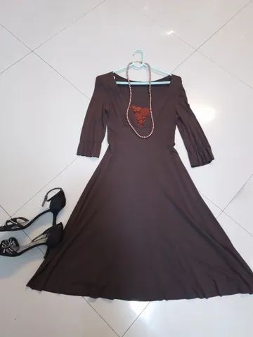 Vestido marrom midi