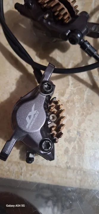 Freio hidraulico shimano xt m8100 - Foto 2