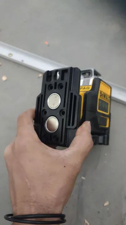 Nível laser 12 linhas Semi novo a bateria 12v - Foto 4