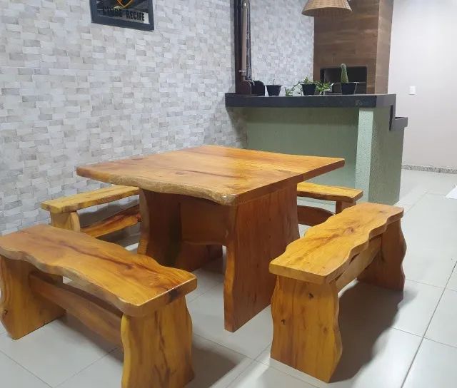 Mesas em Madeira