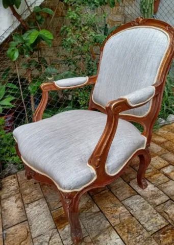 Poltrona Clássica Luiz XV