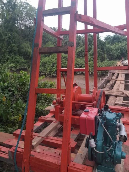 Bate estaca e construção de pontes. - Foto 2