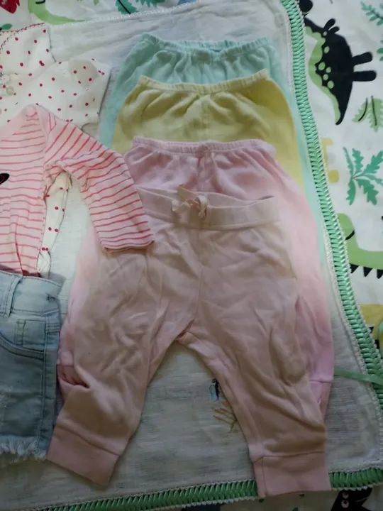 Lote de roupa bebê