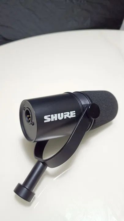 Microfone dinâmico para Podcast Shure