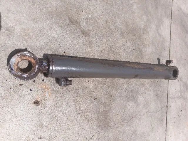 Cilindro levantamento braço H retroescavadeira Volvo BL60/BL70 p/n  VOE 15607723 - Foto 2