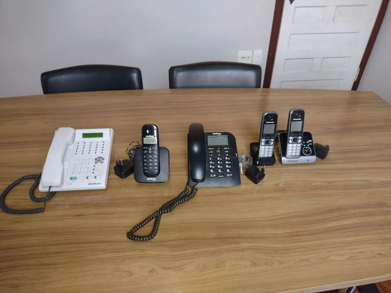 Kit de 4 telefones fixos - Intelbras e Panasonic