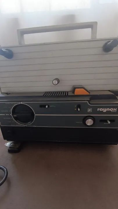 Projetor De Filme 8mm Raynox (made In Japan) antigo - Foto 4