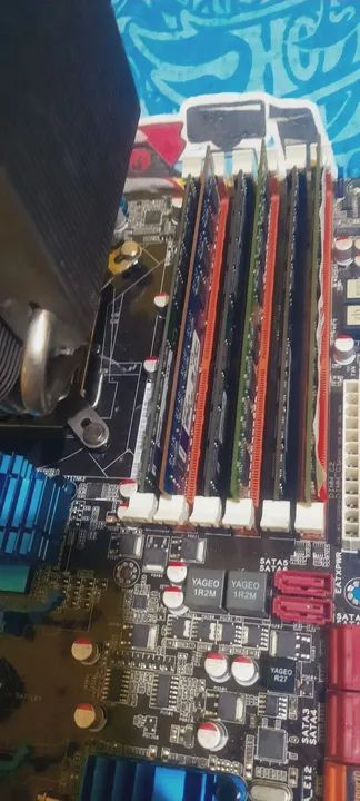 Placa Mãe Asus P8T com Cooler Master V8 - Foto 4