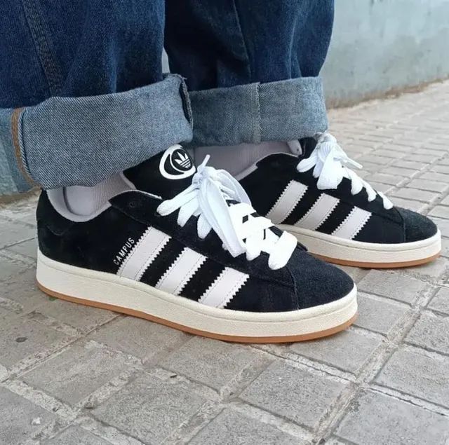 Tênis adidas 