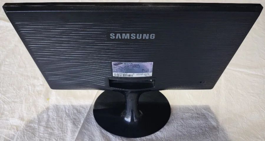 Monitor SAMSUNG  18,5 polegadas. - Foto 2