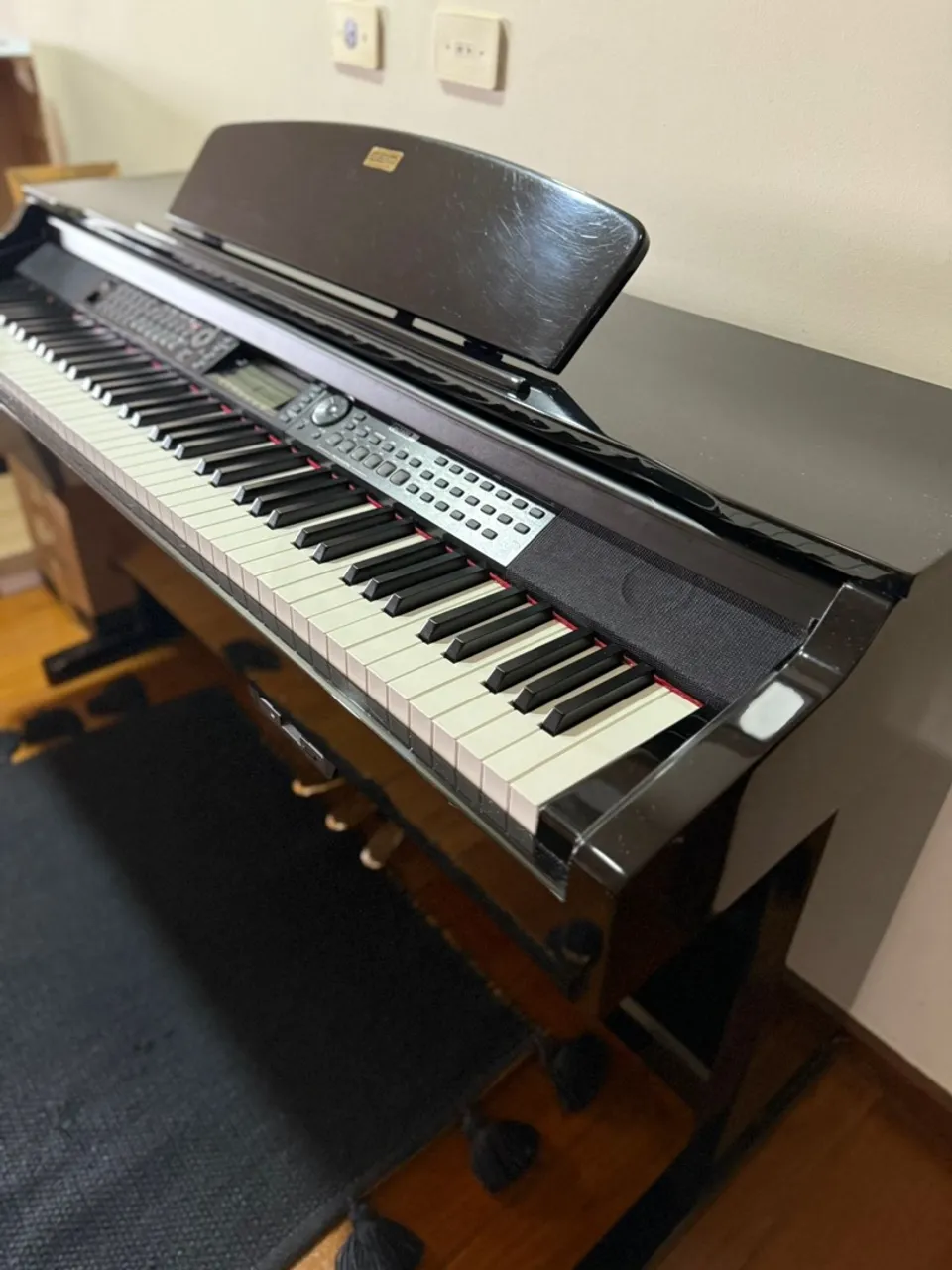 Piano Digital Elegante e Funcional