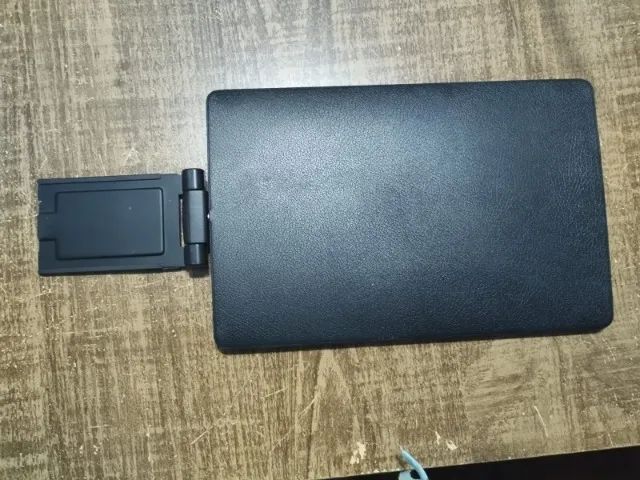 Extensor de tela notebook, precisa do adesivo para grudar no notebook 64396936411906121