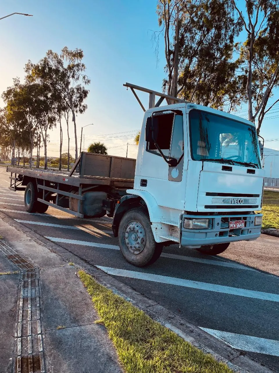 Caminhão Iveco Euro cargo 2011