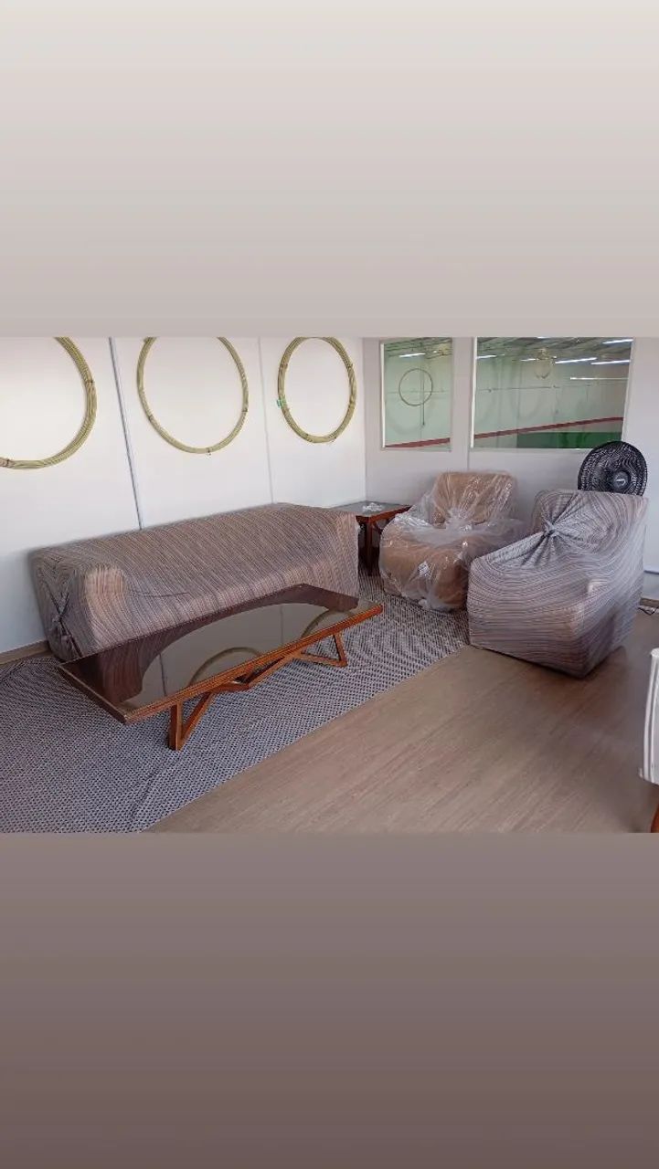 Conjunto de Sofá e Poltronas em Courotorck  - Foto 3