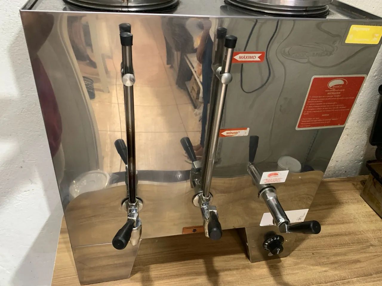 Máquina de Bebidas Quentes - Ideal para Comércios