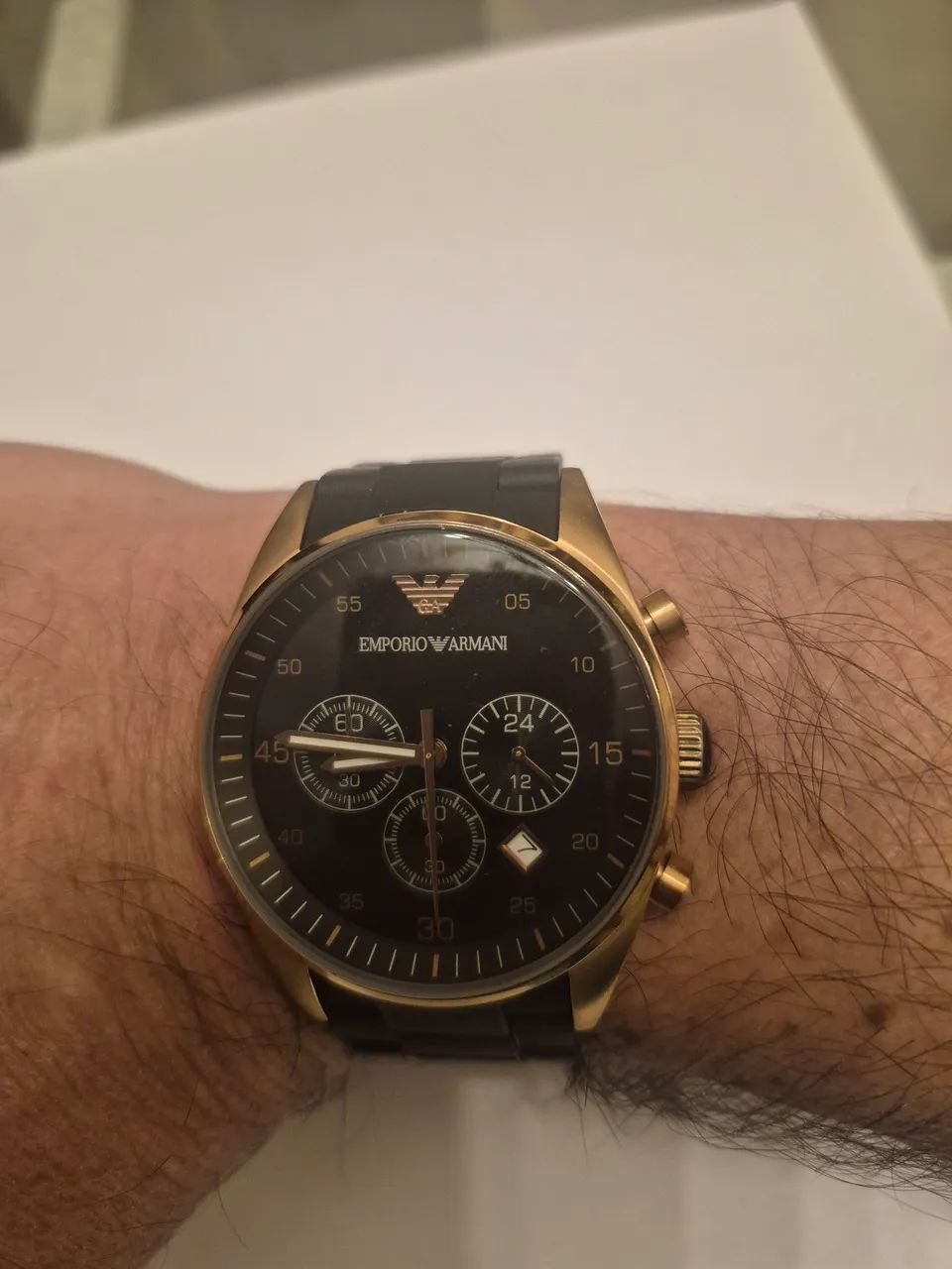 Relógio Emporio Armani Dourado com Pulseira Preta - Foto 3