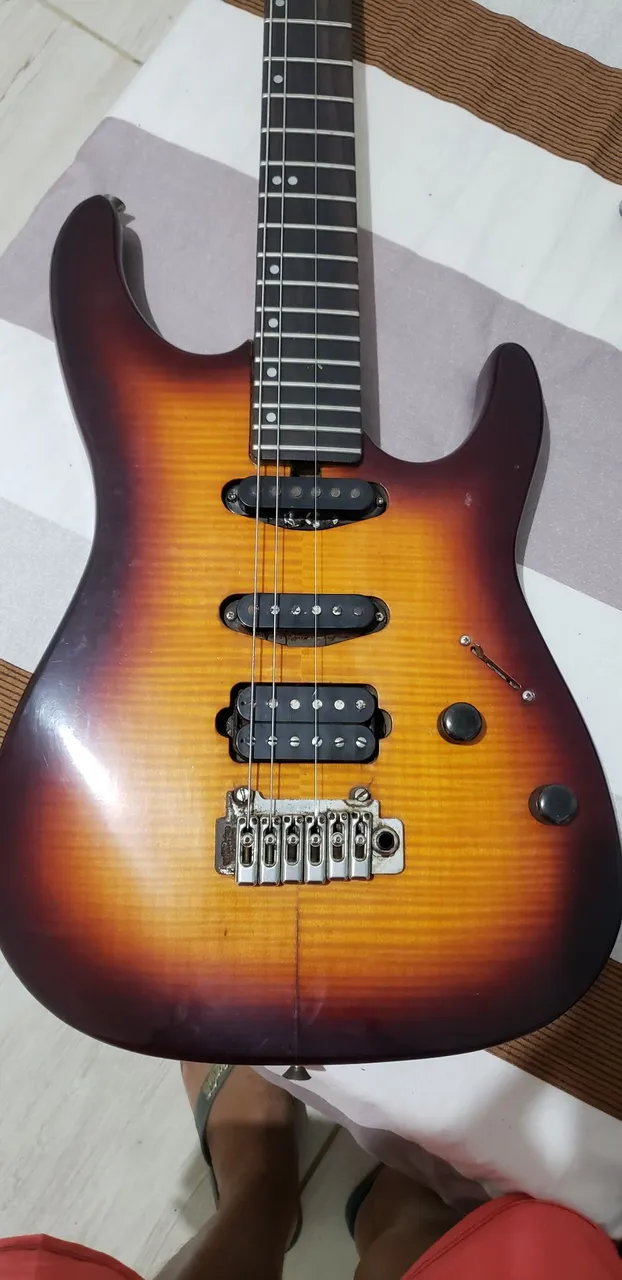 Guitarra washburn mercury designed by grover jackson