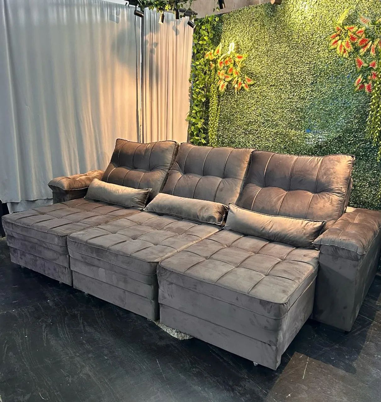 Sofá Retrátil  Cinza - 3 Lugares