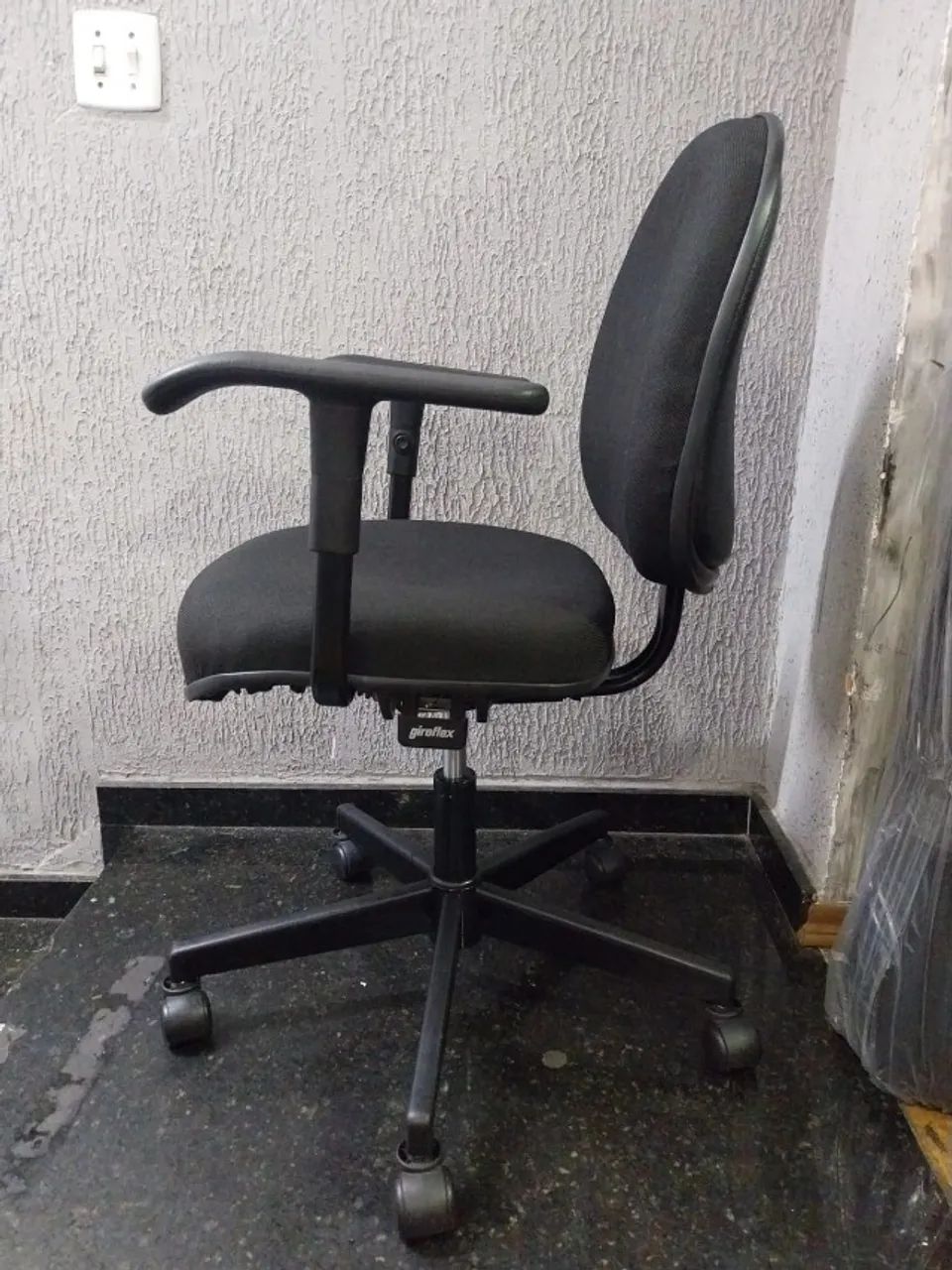 Cadeiras de Escritório Giroflex modelo Polytrop - Foto 2
