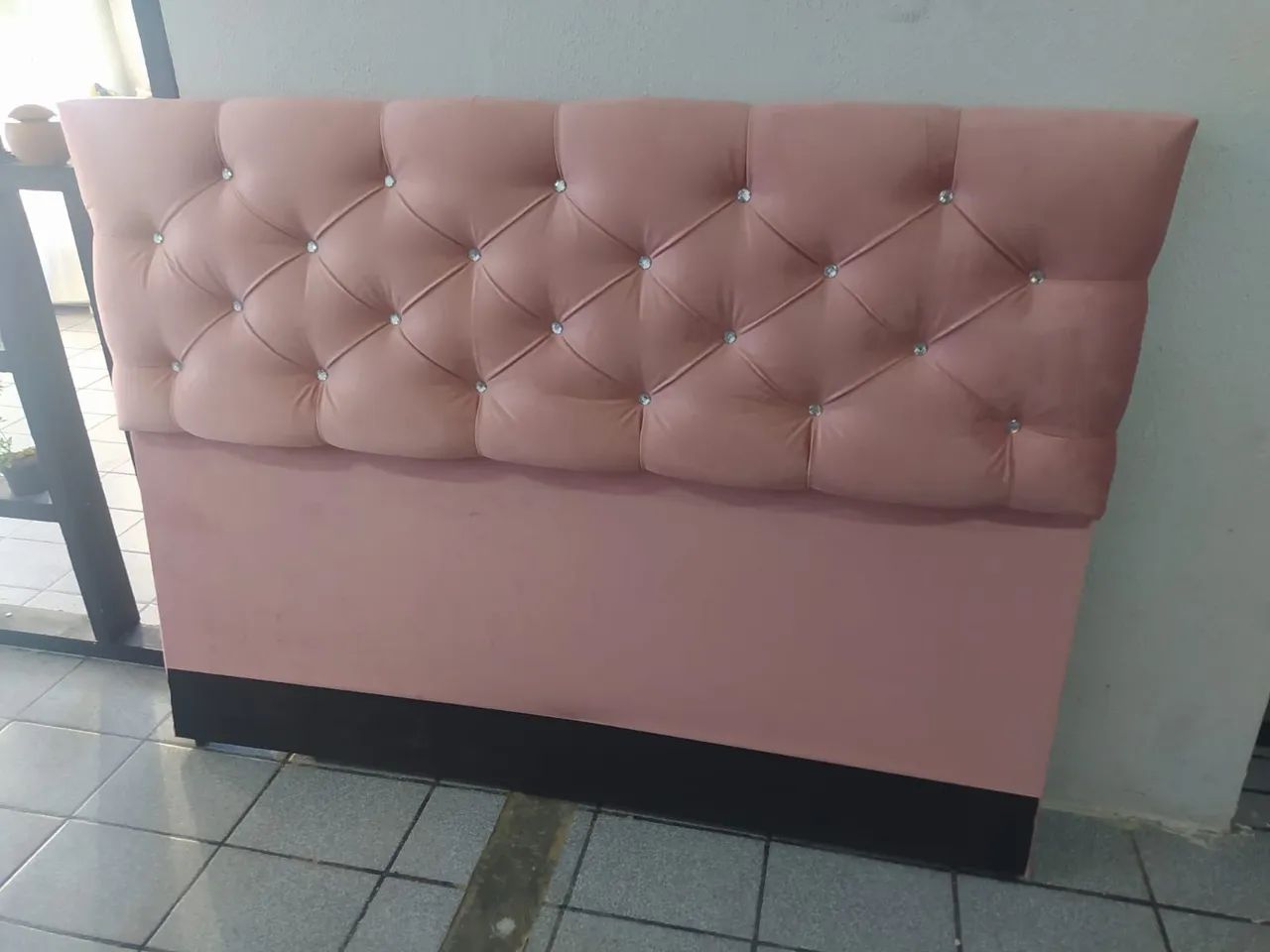 Cabeceiras com botões de strass 64961568356098124