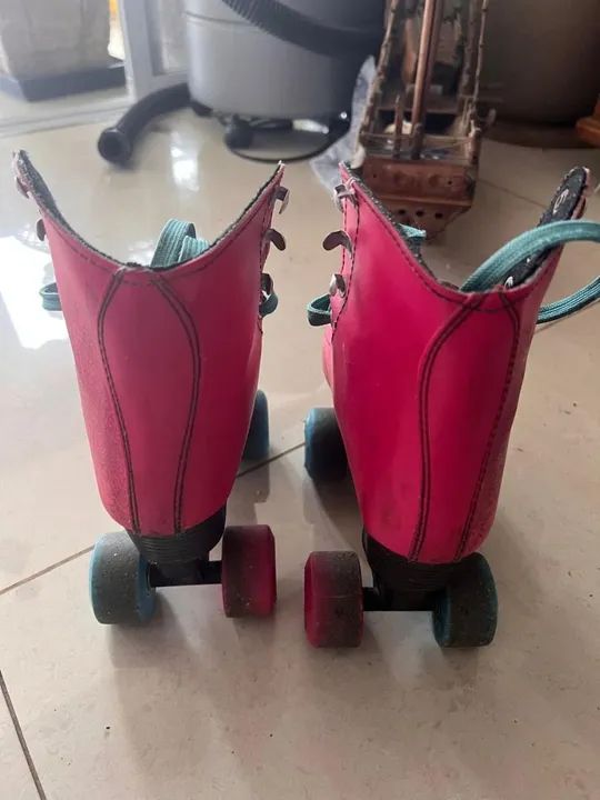 Patins Rosa com Rodas Azuis - Foto 3