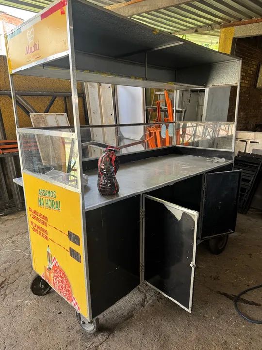 Carrinho de lanches em ótimo estado