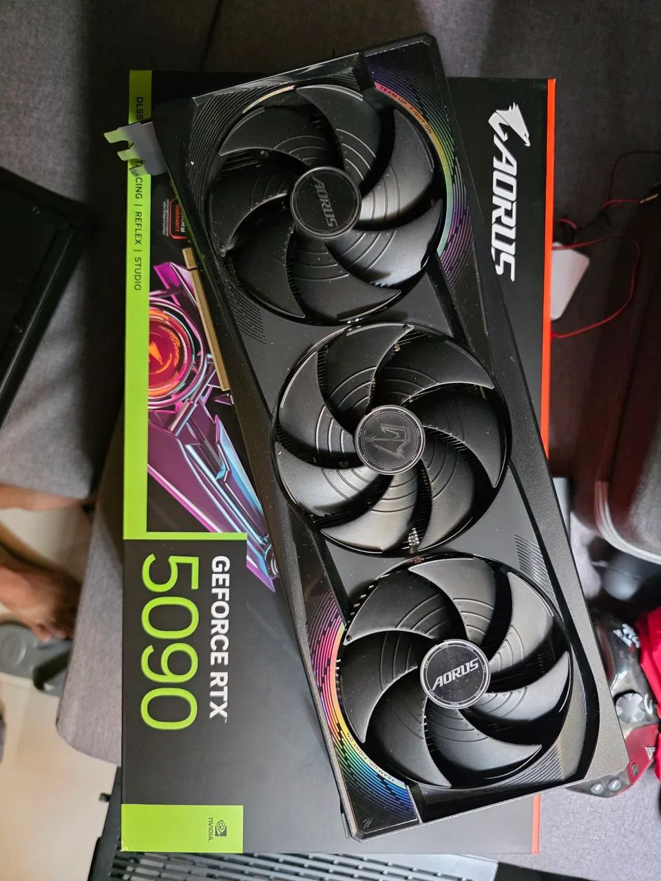 Rtx 5090 aorus master 32gb - Foto 2