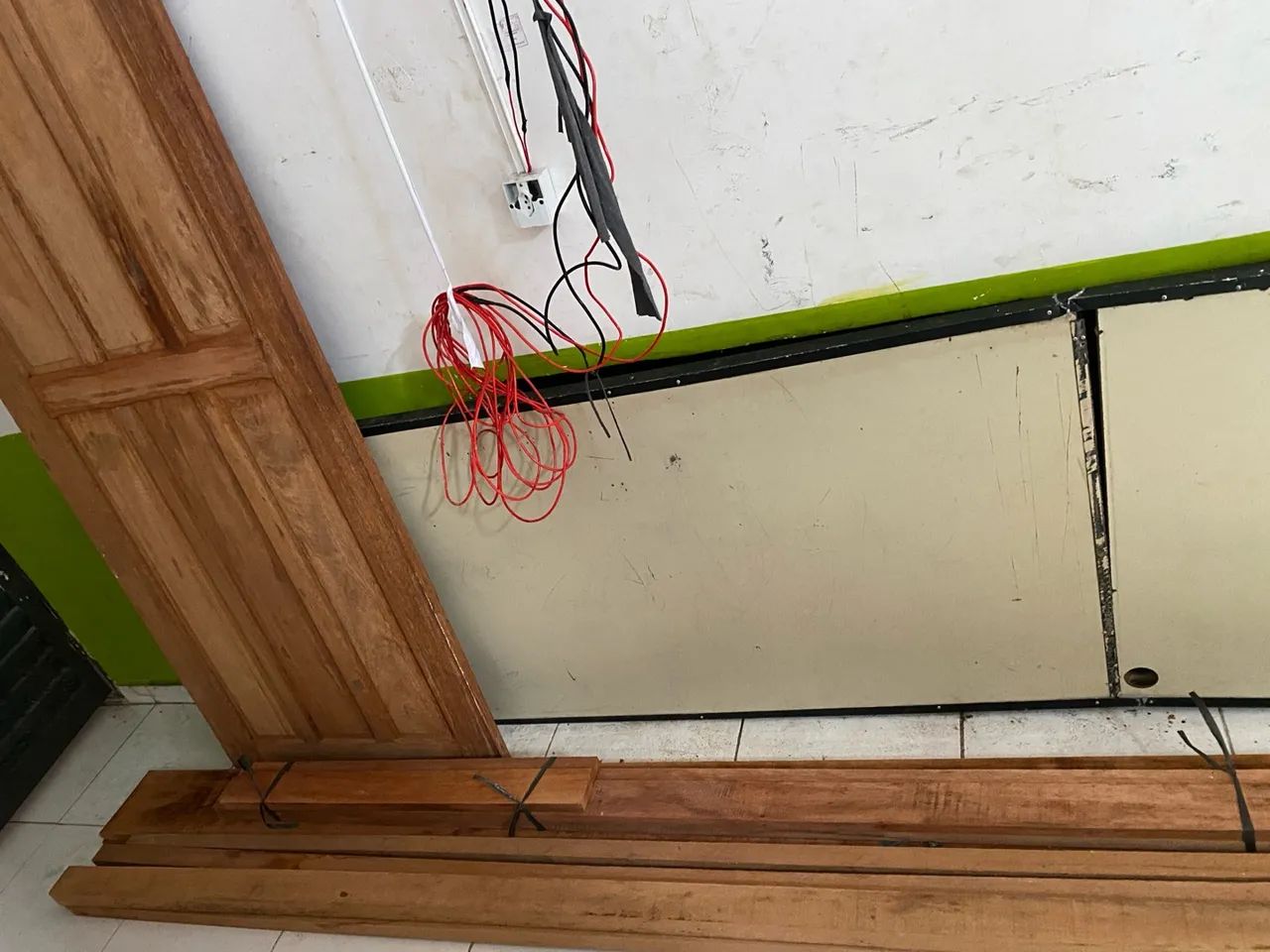 Porta + Aduela nova de madeira. Completa. - Foto 6