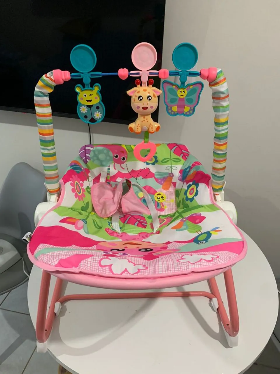 Cadeira de Descanso Vibratória com Brinquedos