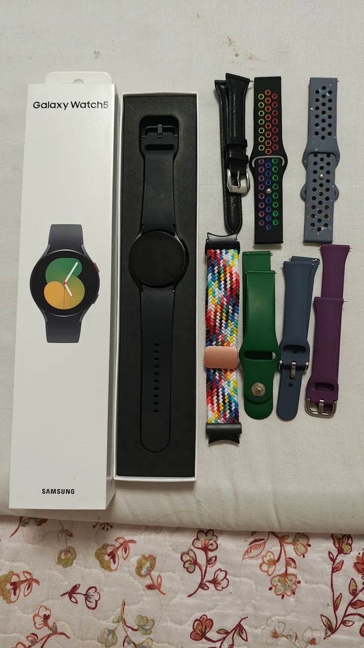 Samsung Galaxy Watch 5 40mm + Pulseiras
