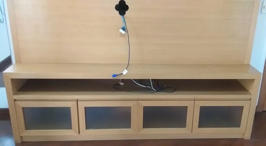 Painel e rack de TV em madeira com gavetas e Iluminação - Foto 2