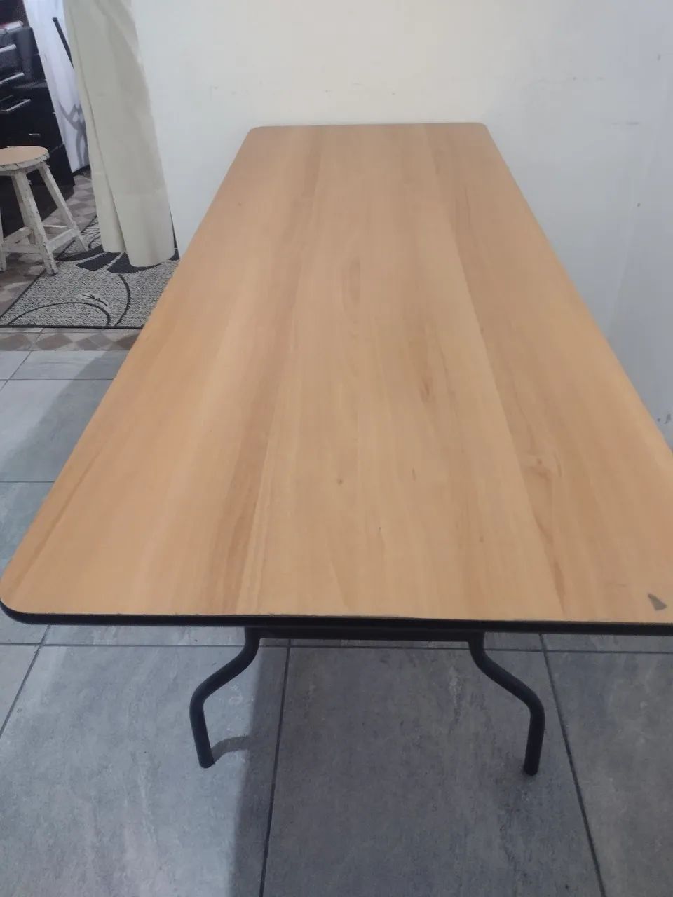 Mesa 1'80 de comprimento por 70 de largura 